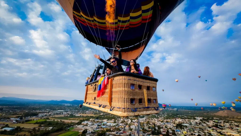 Volando Alto Teotihuacán, Mexico City